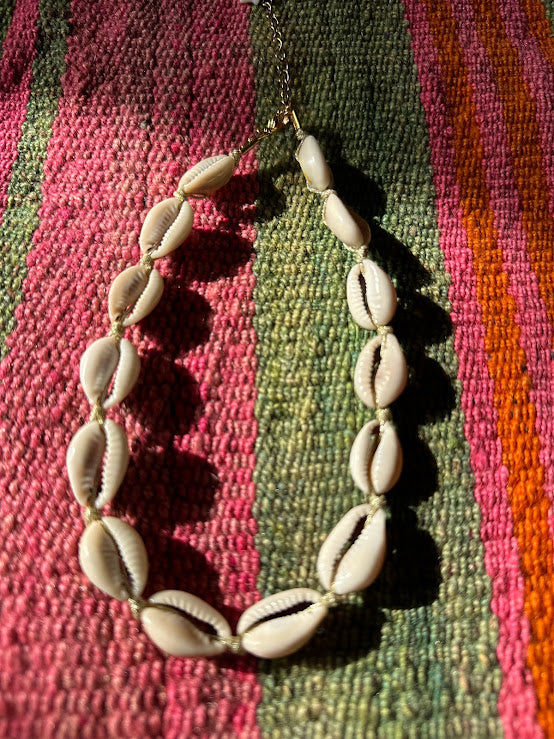 Colar Choker Búzios Naturais