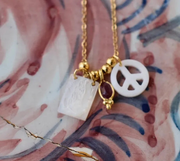 Colar Escapulário  Peace