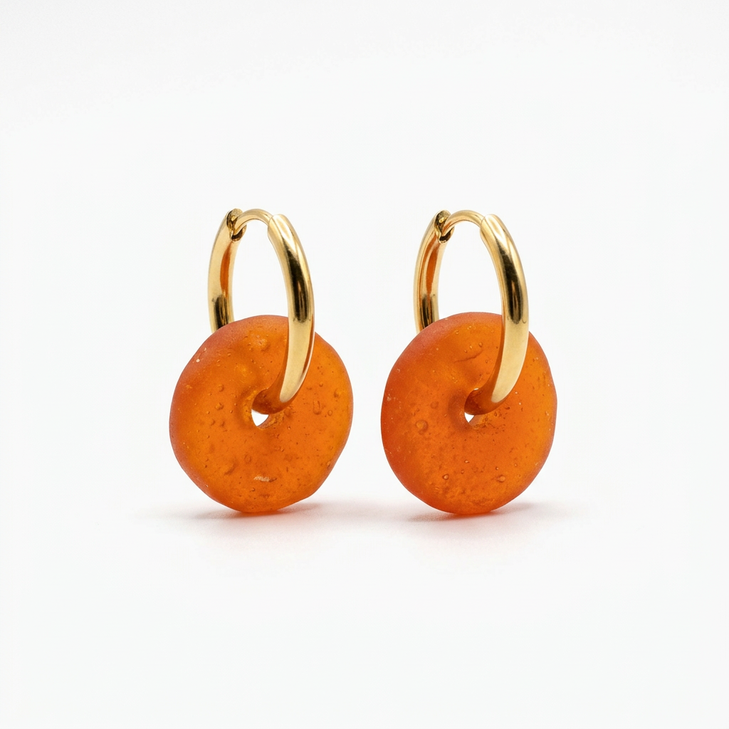 Argolas de aço com vidro reciclado, com vidro laranja, em fundo branco