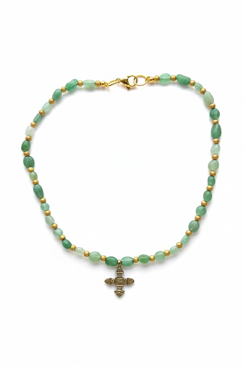 Colar com fundo branco limpo