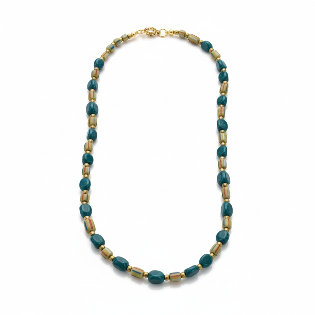 Colar Mediterrâneo de contas de vidro, azul e dourado, em fundo branco