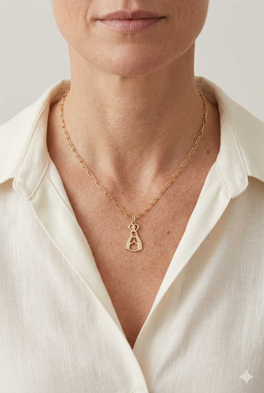 Colar Nossa Senhora de Fátima dourado com modelo