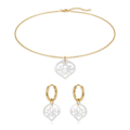 Conjunto Willa de colar e brincos, colar e brincos em fundo branco